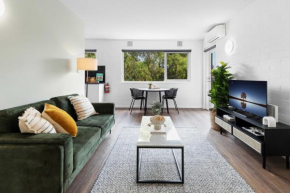 Pristine 1-Bed Unit Moments from Royal Park
